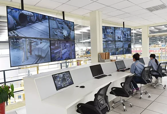 Automation control room with live production monitoring
